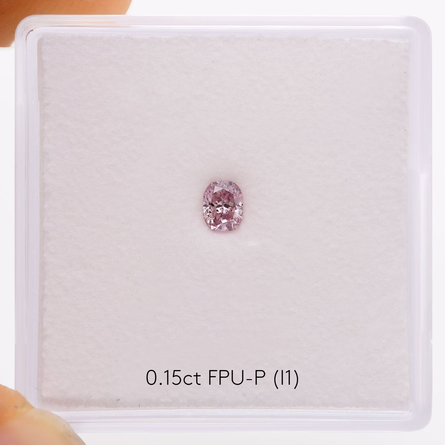 0,15 Karat Fancy Purplish Pink Cushion Diamond (I1) GIA