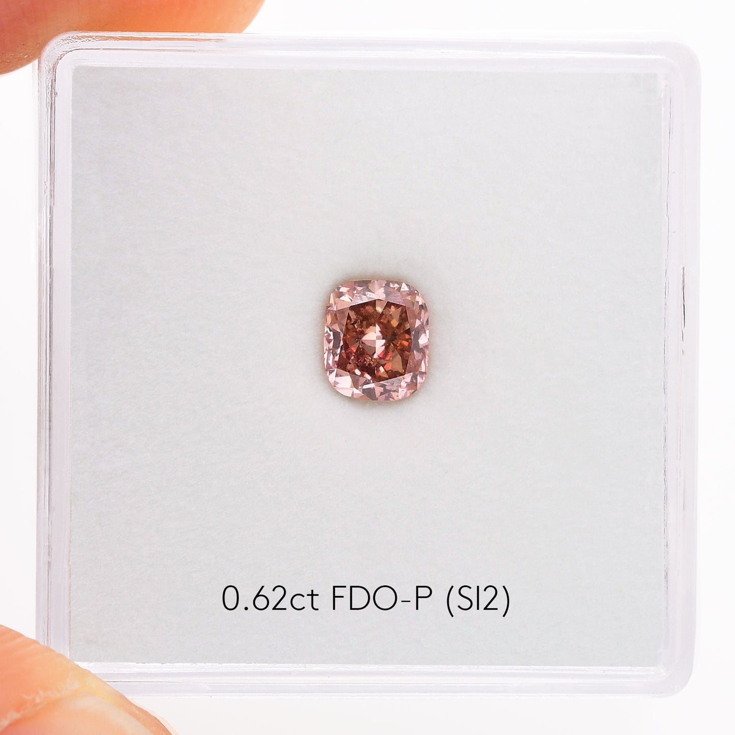 0,62 Karat Fancy Deep Orange Pink Cushion Diamant (SI2) GIA