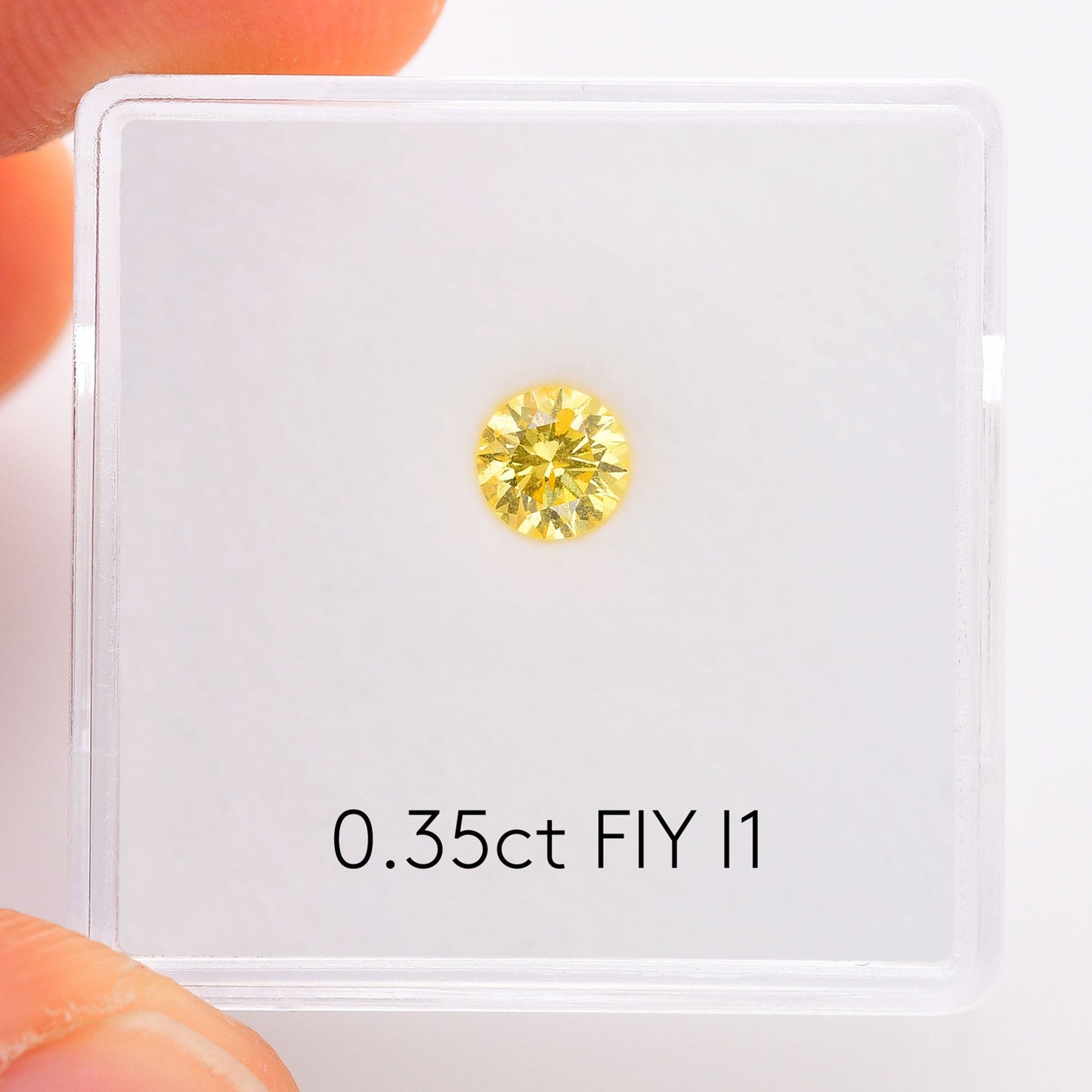 0,35 Karat Fancy Intense Yellow Round Brilliant I1 GIA