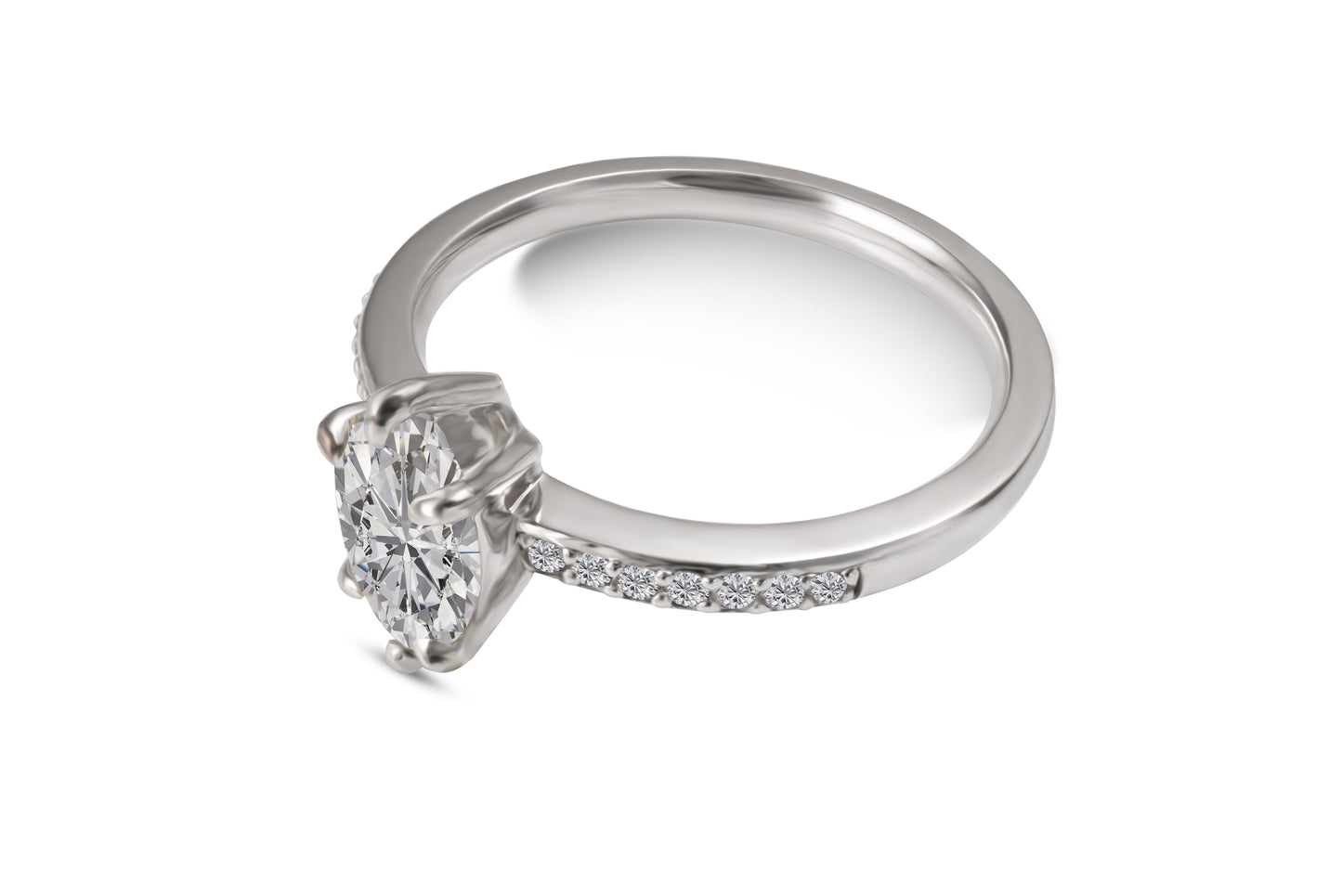 Eleganter Verlobungsring Selena mit 0.70 Karat Marquise-Diamant im Navette-Schliff, gefasst in edlem Weißgold – erhältlich in München und Augsbur