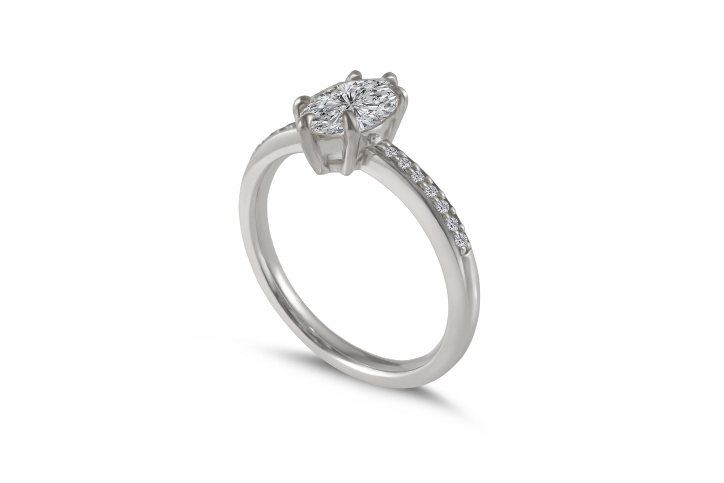 Eleganter Verlobungsring Selena mit 0.70 Karat Marquise-Diamant im Navette-Schliff, gefasst in edlem Weißgold – erhältlich in München und Augsbur