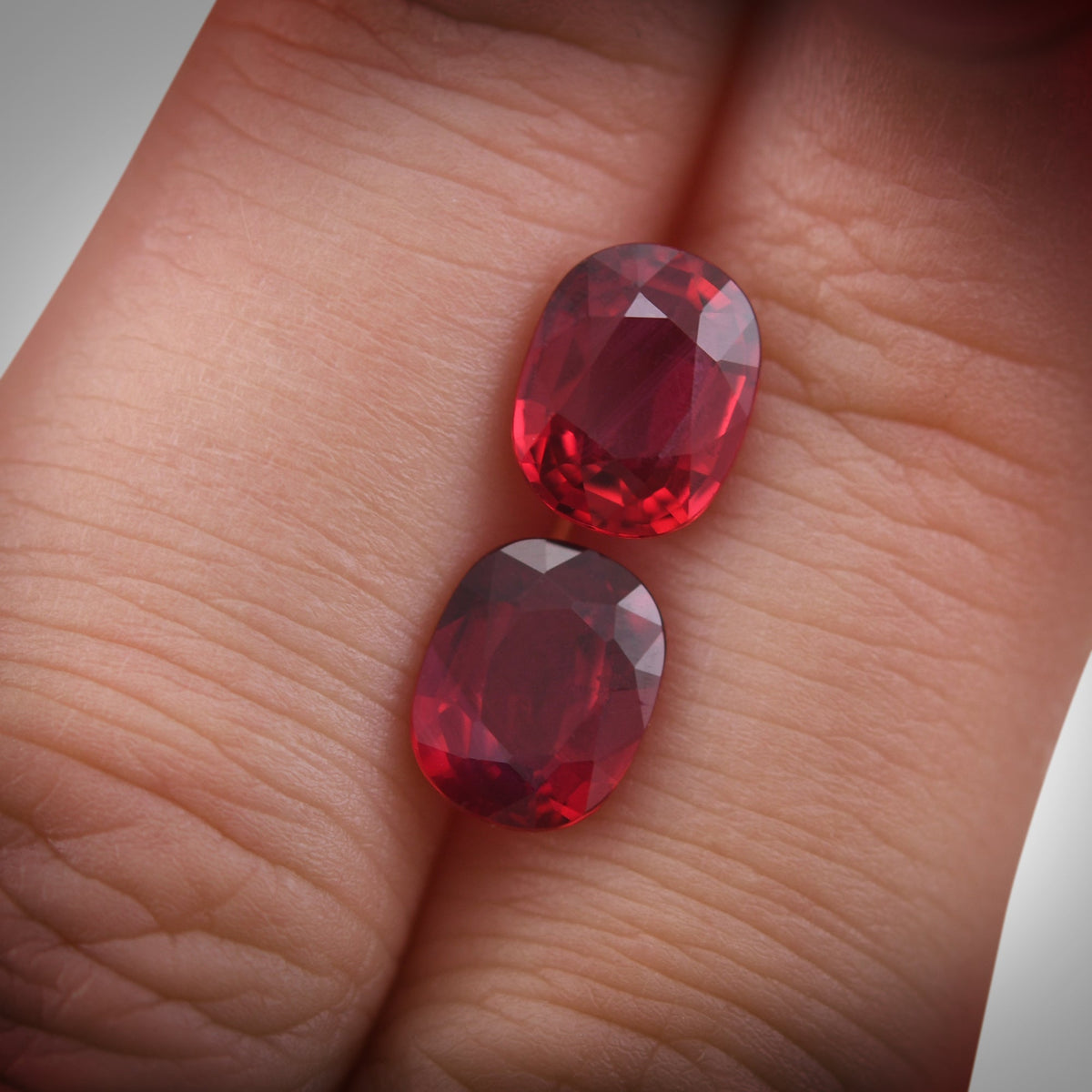Cushion Ruby | 4.06 ct | Red | GRS | Ref 722274