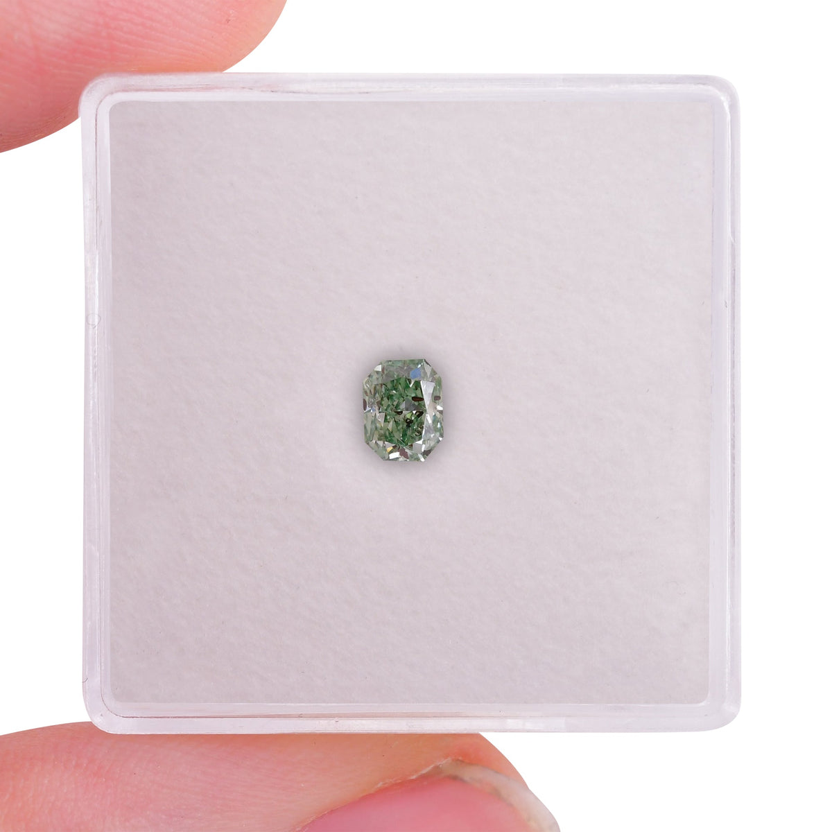 Strahlender Diamant | 0,31 ct | Intensives Grün | (I1) | GIA | Ref 419126