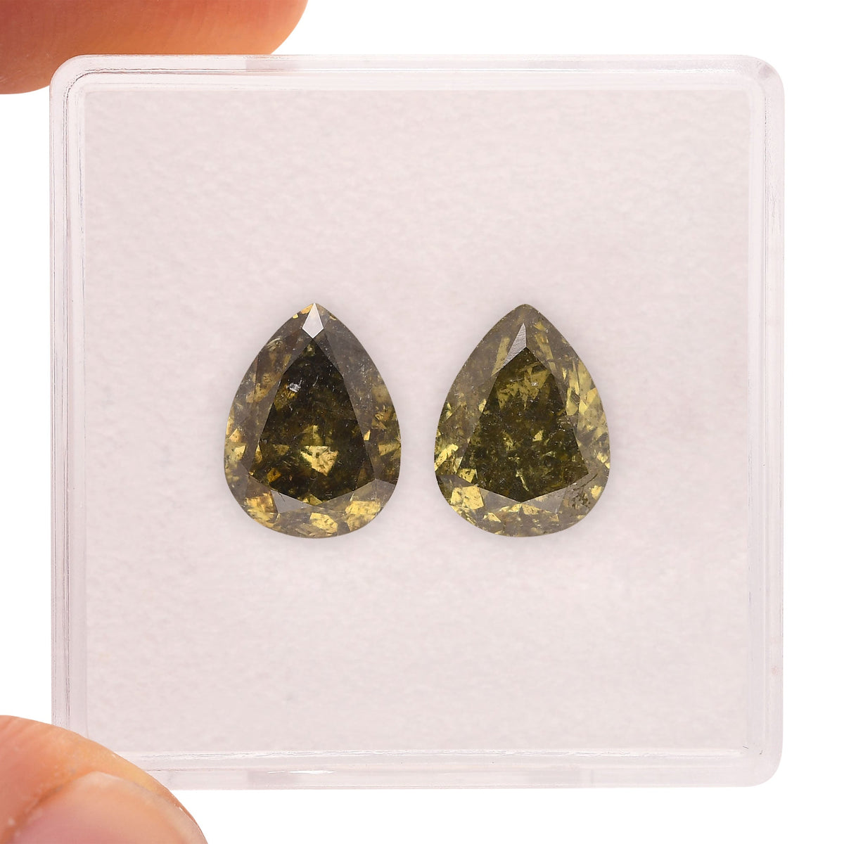 Birnenförmiger Diamant | 4,04 ct | Dunkelbraun-Grünlich-Gelb | (I1) | GIA | Ref. 435343