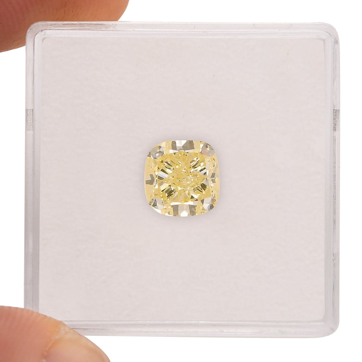 1,92 Karat Fancy Light Yellow Cushion Diamond SI1 GIA