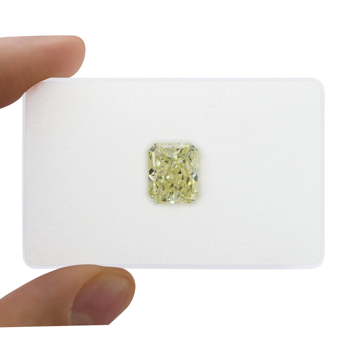 Radiant Diamond | 5.06 ct | S-T | SI1 | GIA | Ref 723334