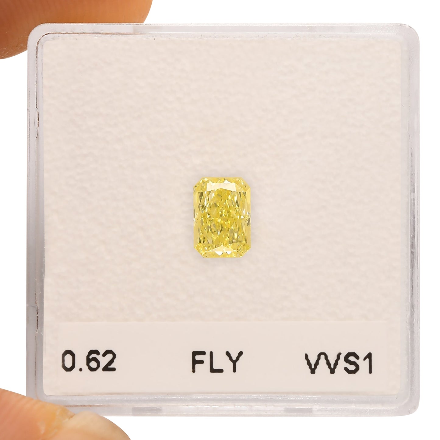 0,62 Karat Fancy Light Yellow Radiant VVS1 GIA