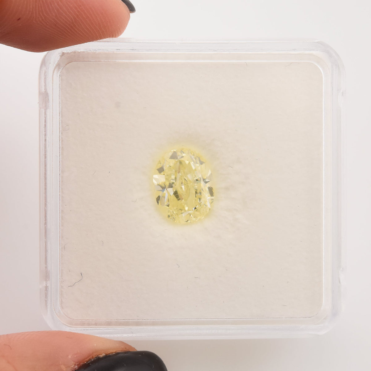 Oval Diamond | 3.01 ct | U-V | SI2 | GIA | Ref 518658
