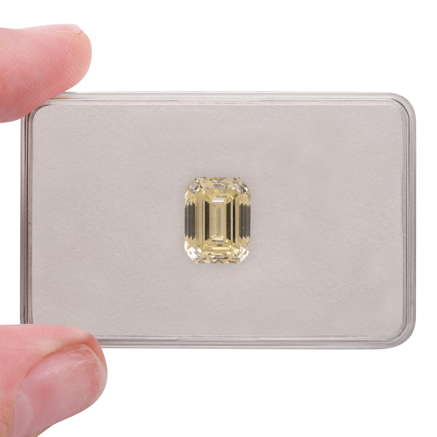 8,01 Karat N Smaragd-Diamant VVS2 GIA