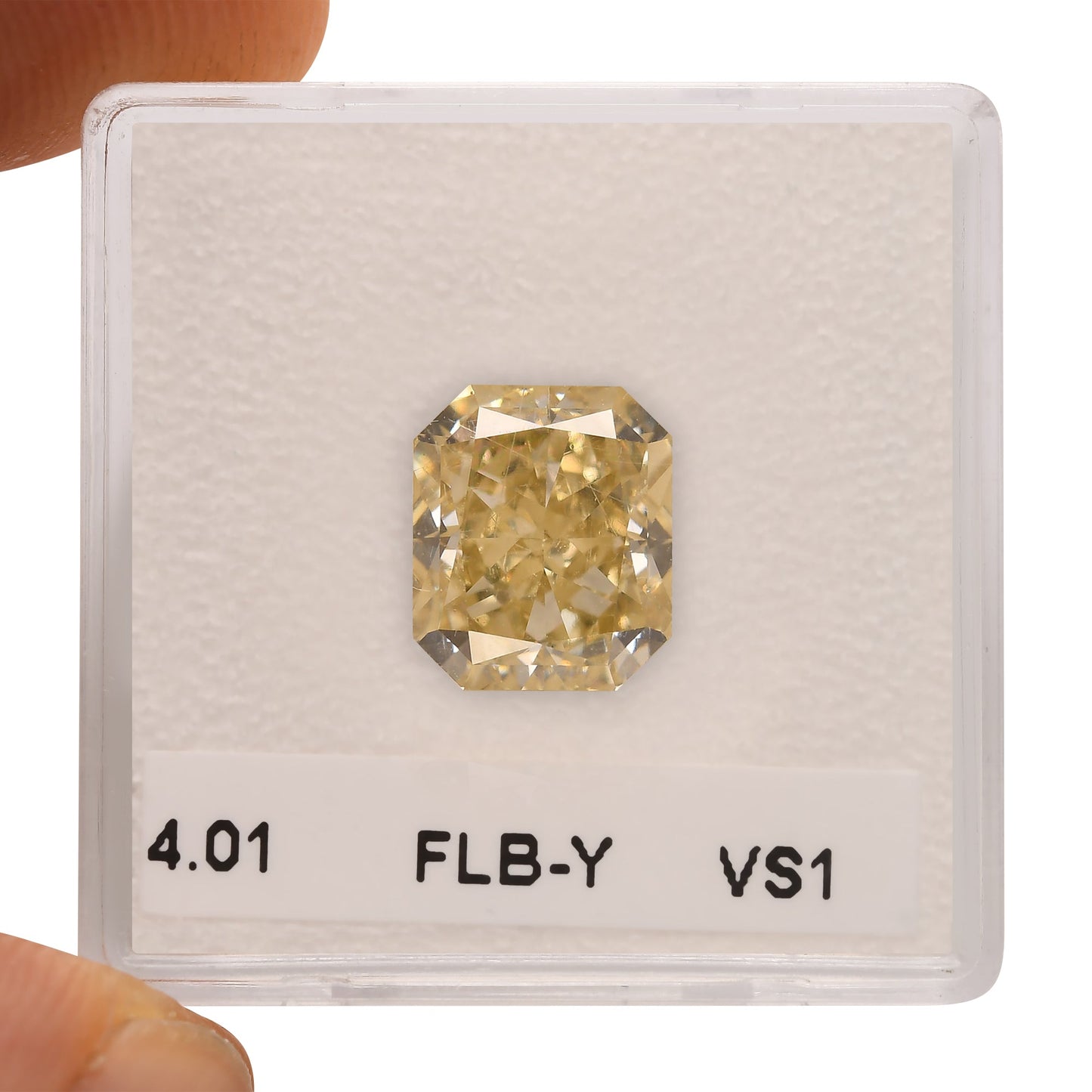 4,01 Karat Fancy Light Brownish Yellow Radiant VS1 GIA