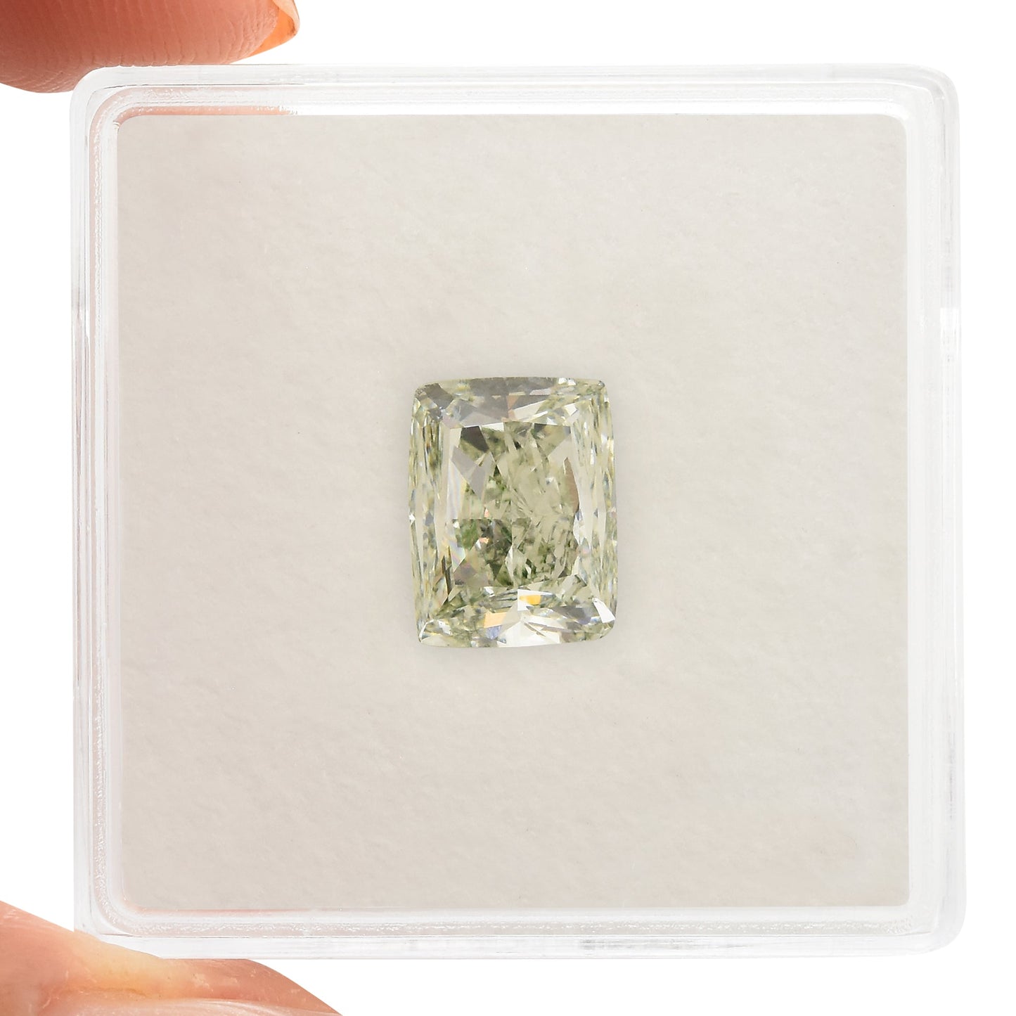 2,56 Karat Fancy Yellowish Green Cushion Diamond VS2 GIA