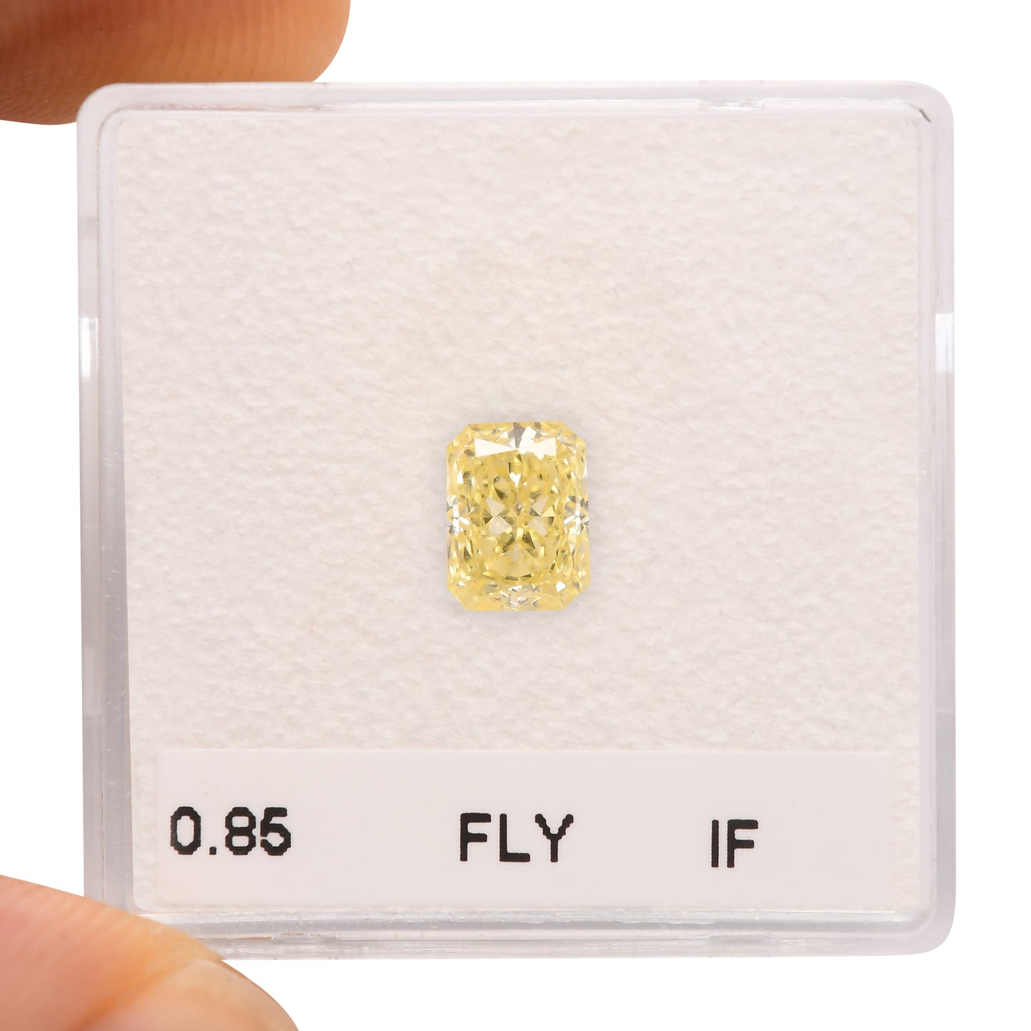 0,85 Karat Fancy Light Yellow Radiant Diamant IF GIA