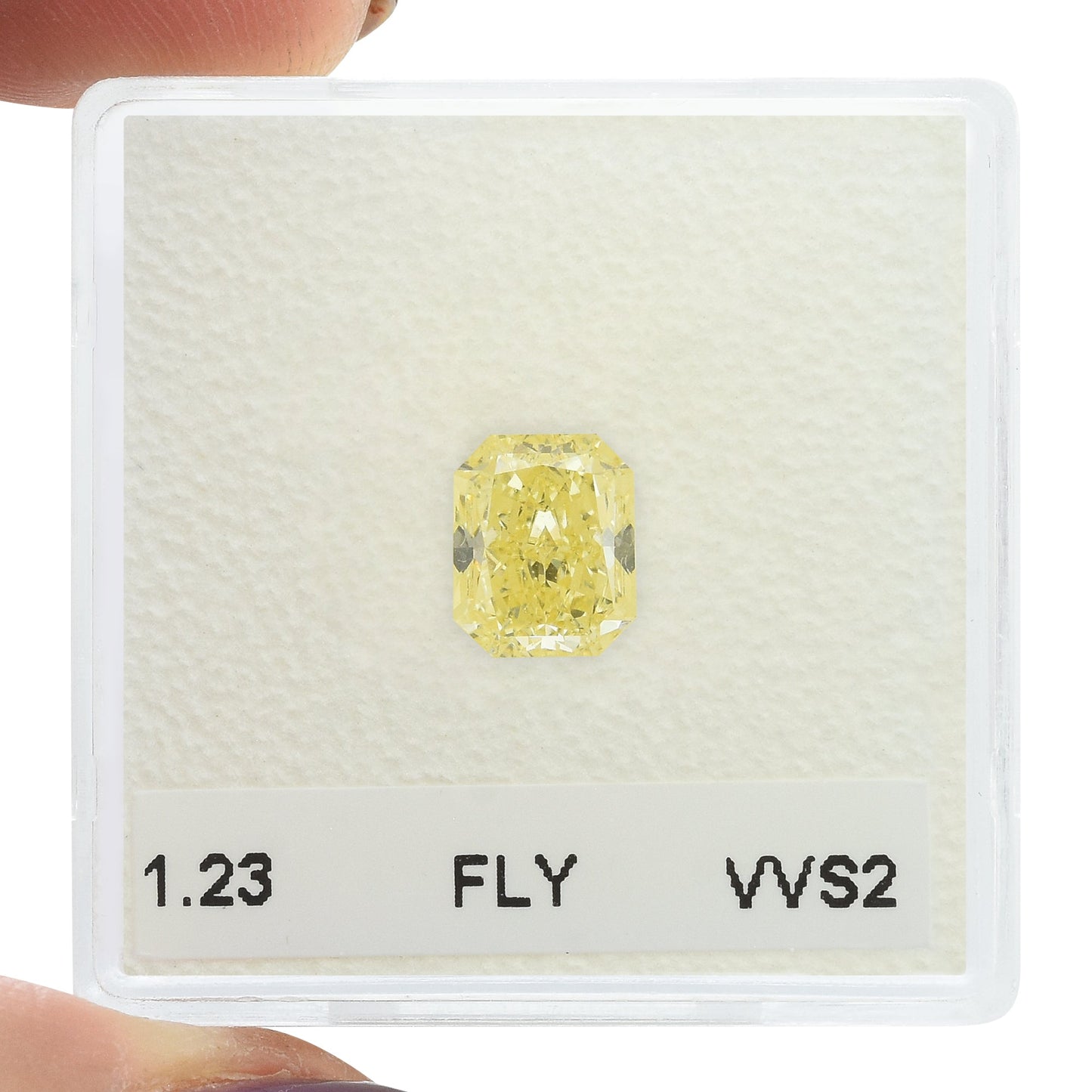 1,23 Karat Fancy Light Yellow Radiant VVS2 GIA