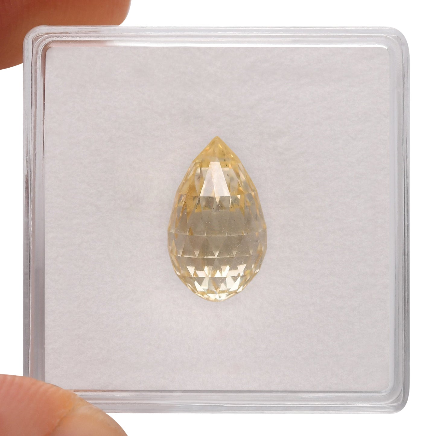 5,06 Karat Fancy Light Brownish Yellow Briolette Diamant SI1 GIA