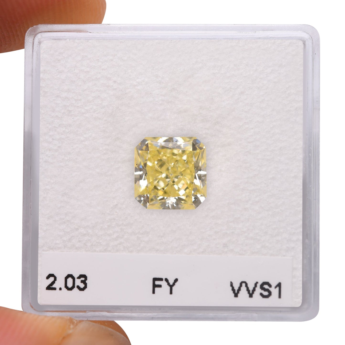 2,03 Karat Fancy Yellow Radiant VVS1 GIA