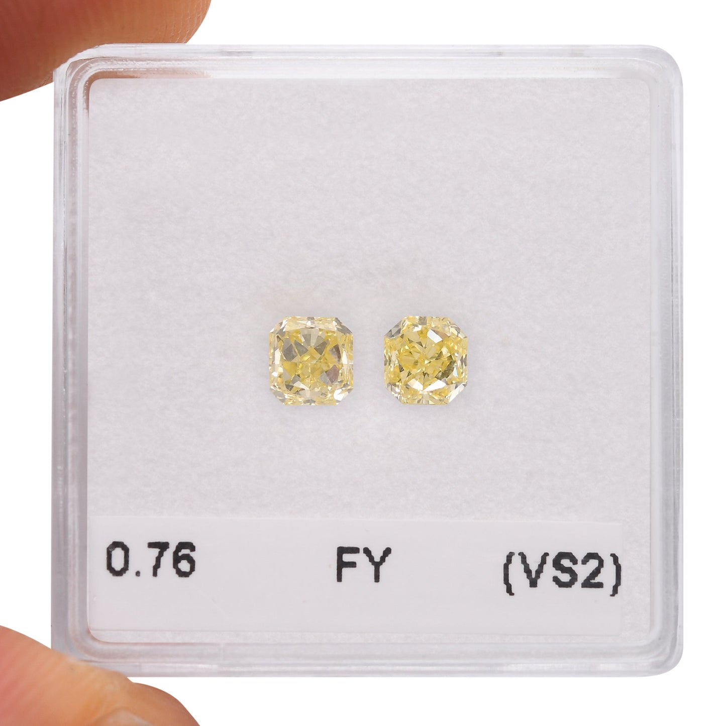0,76 Karat Fancy Yellow Radiant Diamanten (VS2)