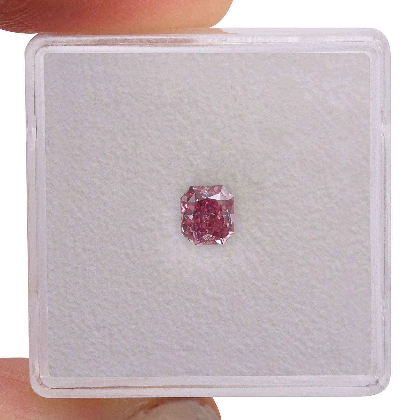 0,36 Karat Fancy Intense Purplish Pink Radiant Argyle Diamant (I1) GIA