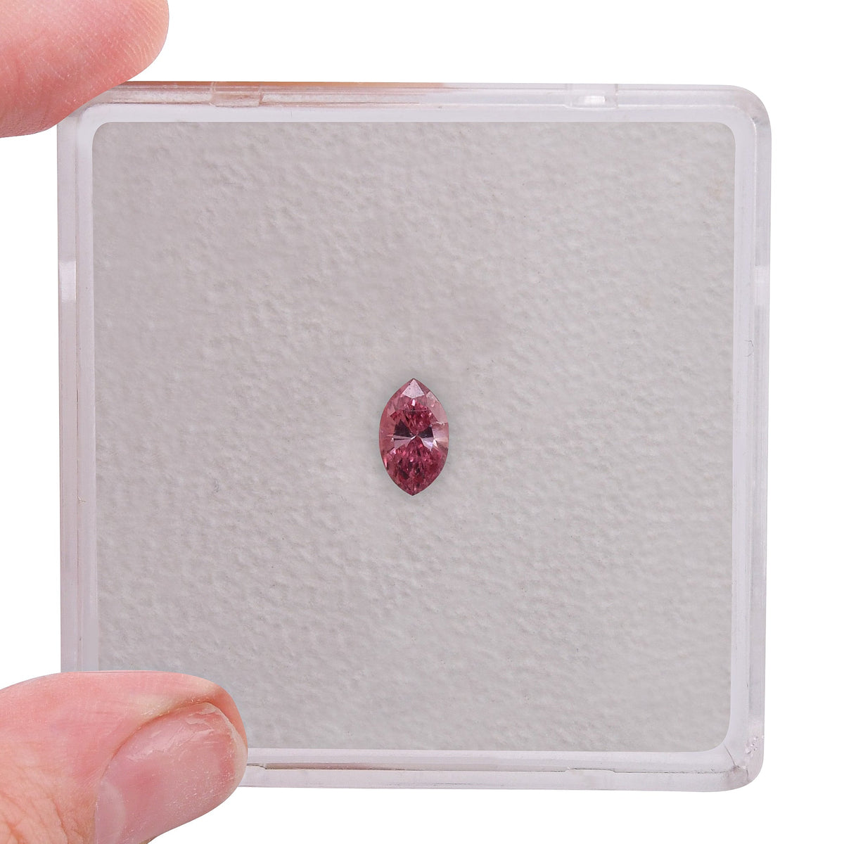 Marquise Diamond | 0.14 ct | Fancy Vivid Pink | (SI1) | GIA | Ref 569398