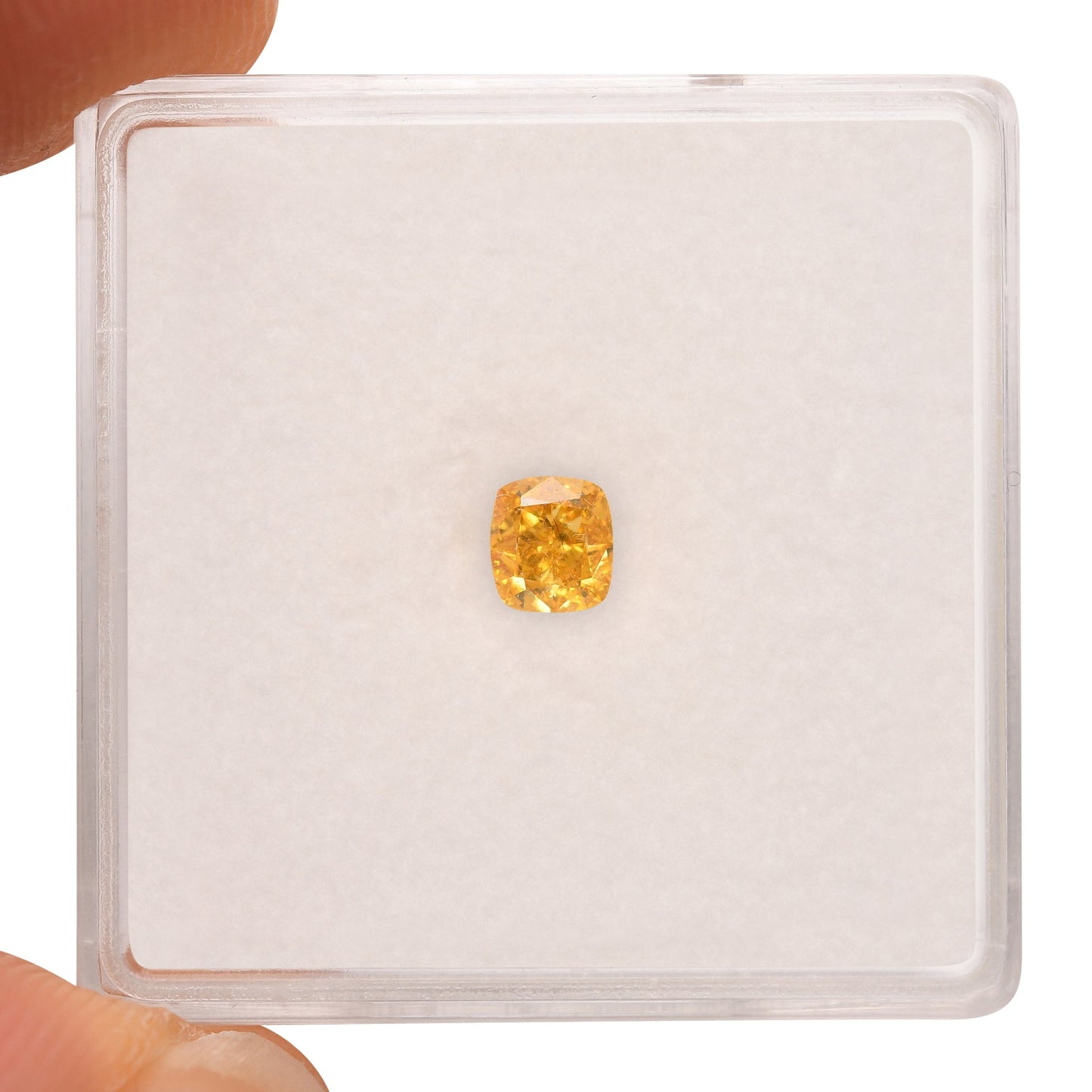 0,37 Karat Fancy Vivid Orange Yellow Cushion Diamond VS2 GIA