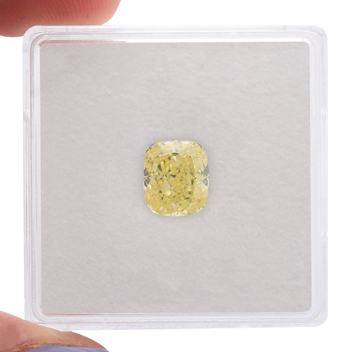 1,50 Karat Fancy Light Yellow Cushion Diamond VS1 GIA