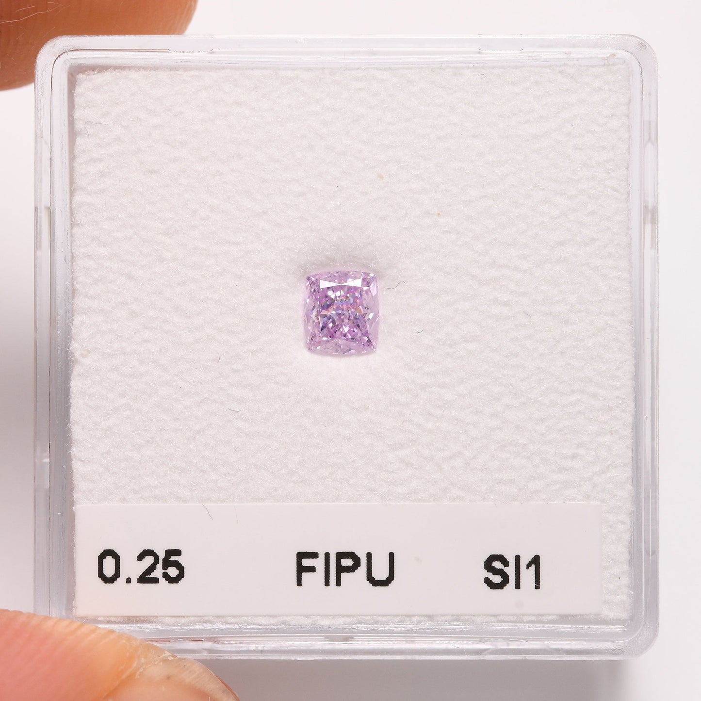 0,25 Karat Fancy Intense Purple Cushion Diamond SI1 GIA