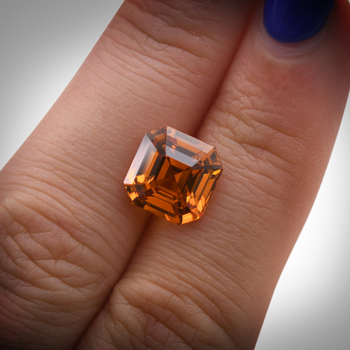 Smaragdgrüner Saphir | 6,54 ct | Orange | GIA | Ref. 721067