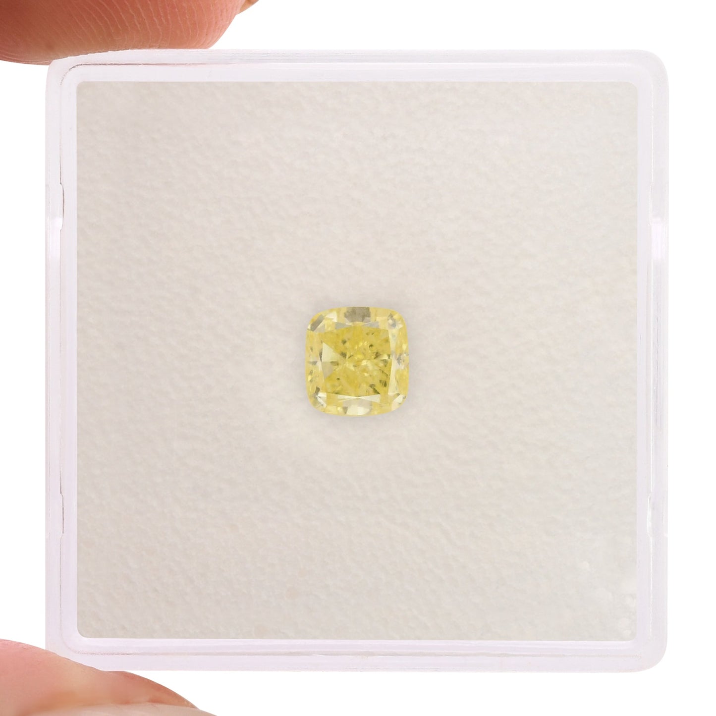 0,67 Karat Fancy Yellow Cushion Diamond IF GIA