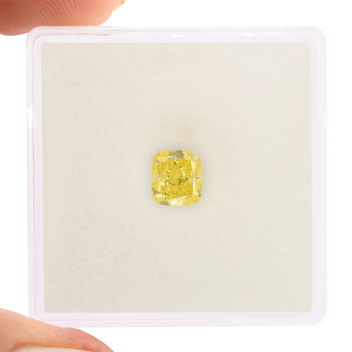 0,72 Karat Fancy Vivid Yellow Cushion Diamond VS1 GIA