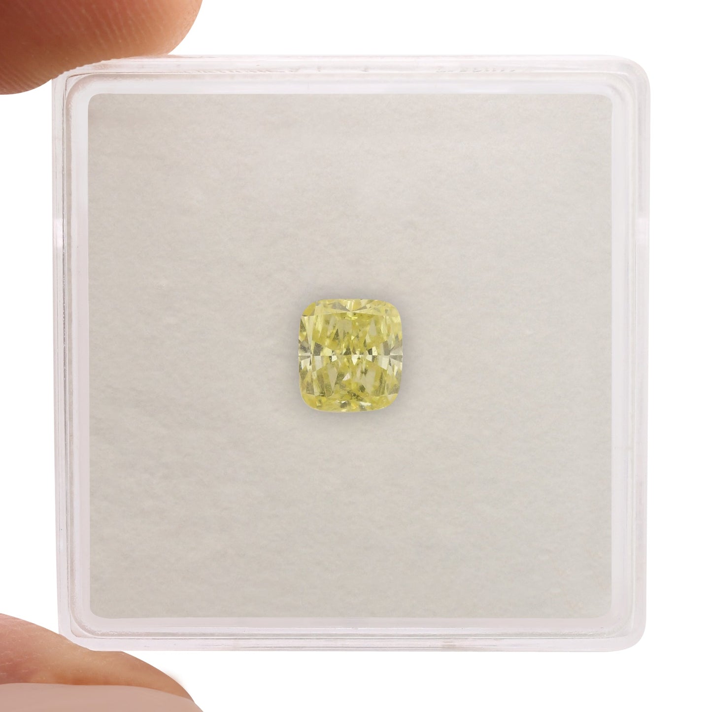 0,71 Karat Fancy Intense Yellow Cushion Diamond SI1 GIA