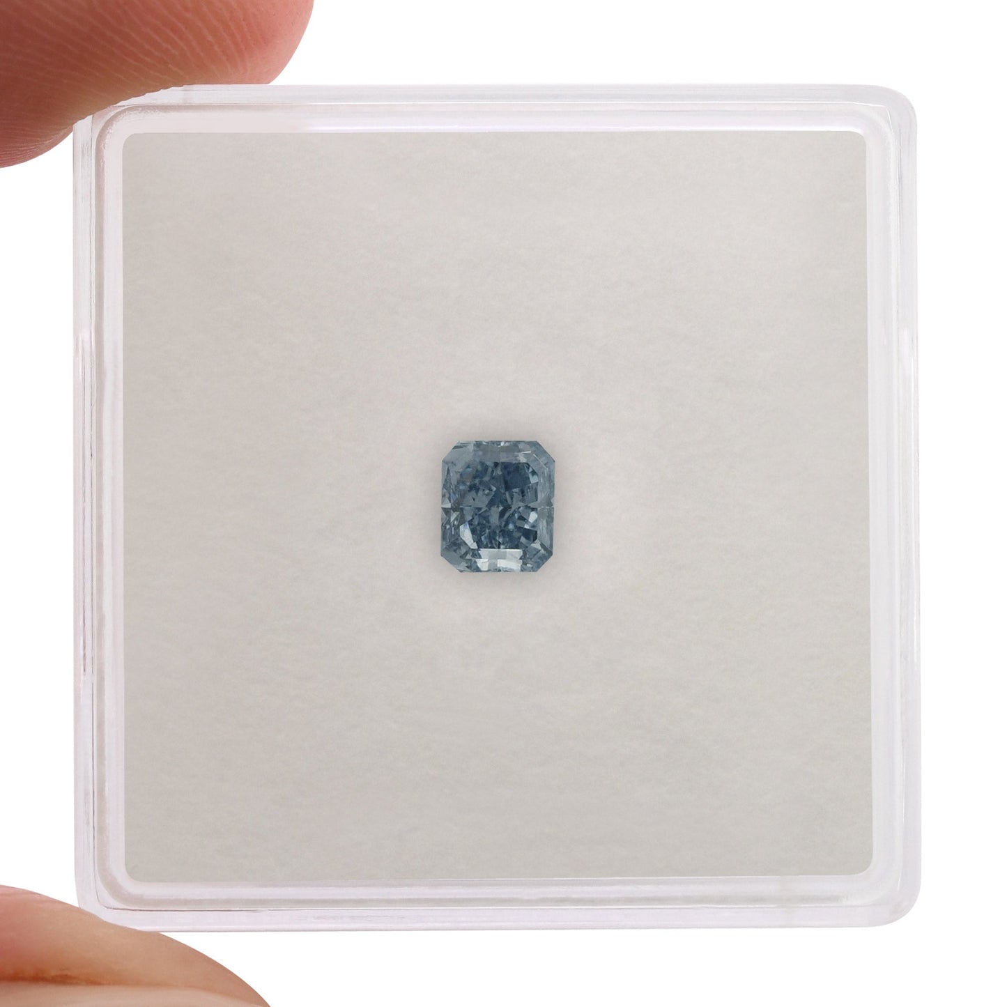 0,38 Karat Fancy Intense Blue Radiant VS1 GIA