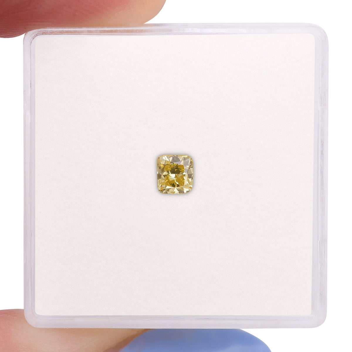 0,30 Karat Fancy Intense Yellow Cushion Diamond SI2 GIA