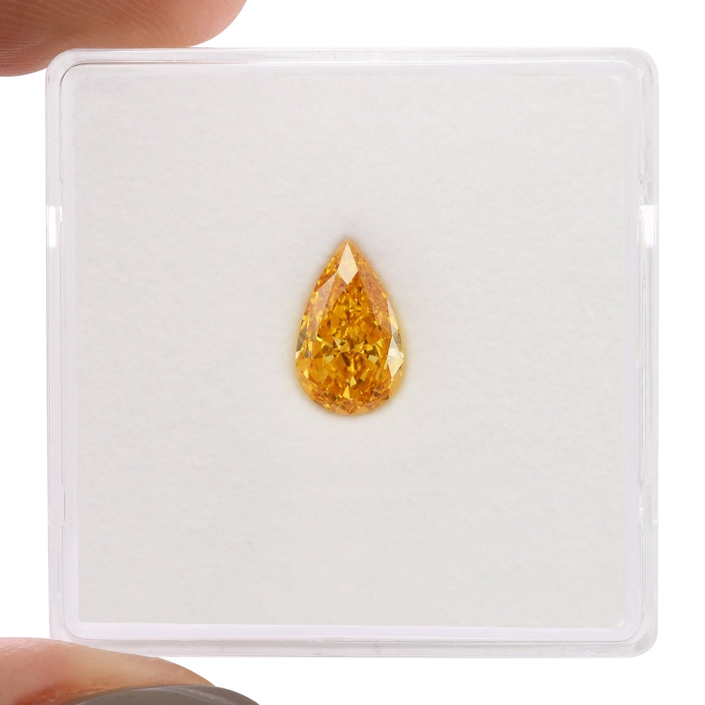 0,72 Karat Fancy Vivid Yellowish Orange Birnenförmiger Diamant SI1 GIA