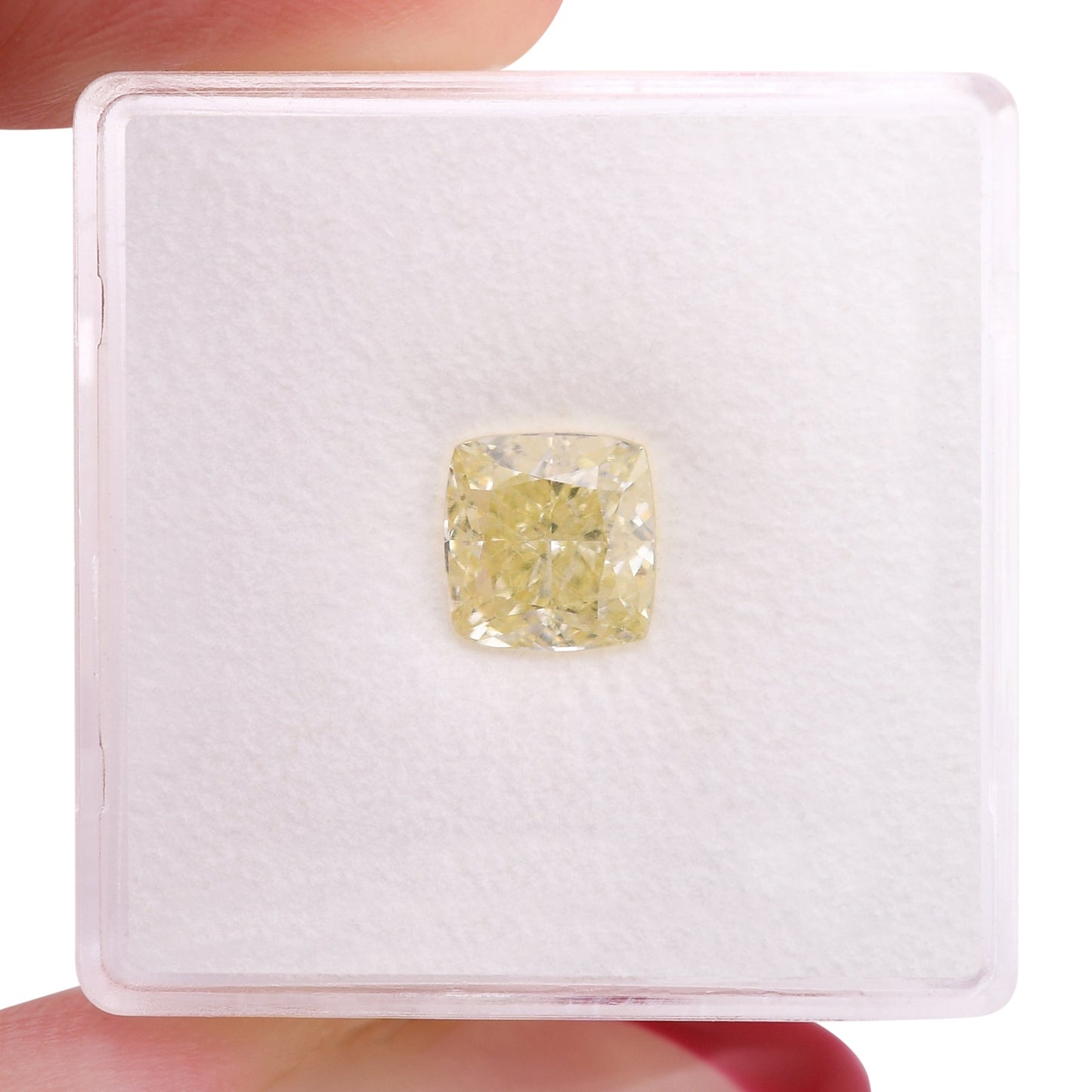 1,57 Karat Fancy Light Yellow Cushion Diamond VS1 GIA