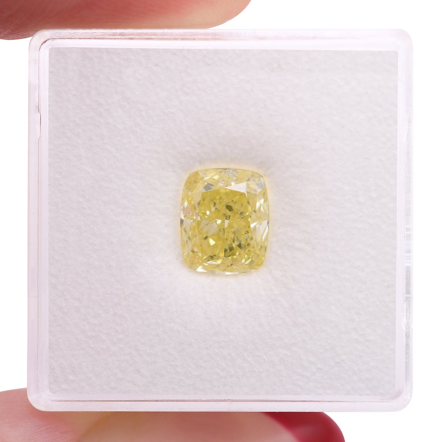 2,01 Karat Fancy Yellow Cushion Diamond VVS2 GIA
