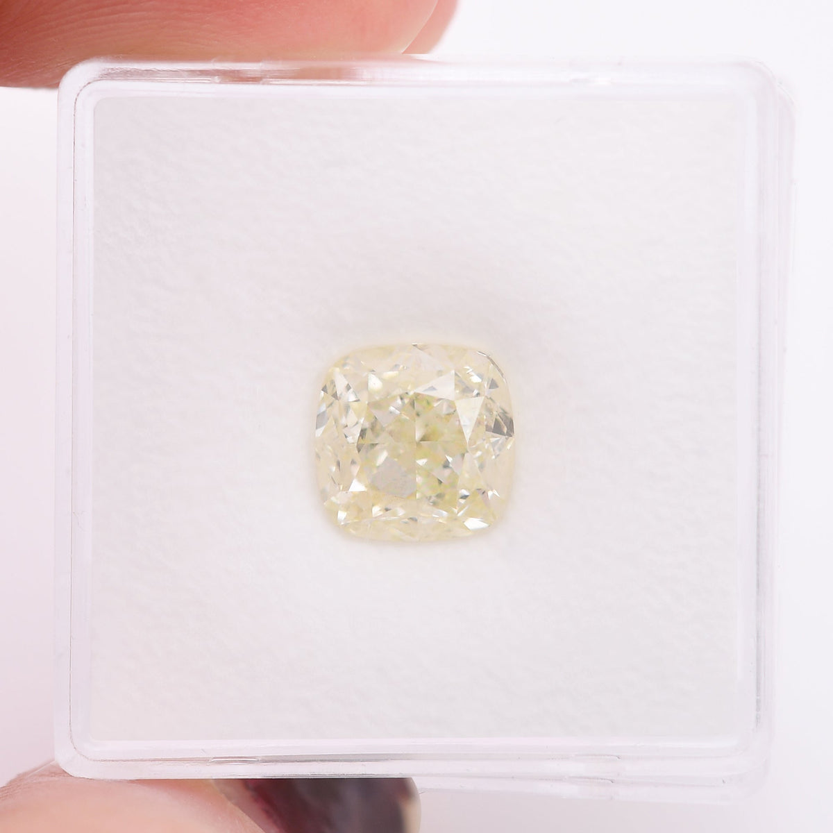3,00 Karat O-P Kissen-Diamant SI2 GIA