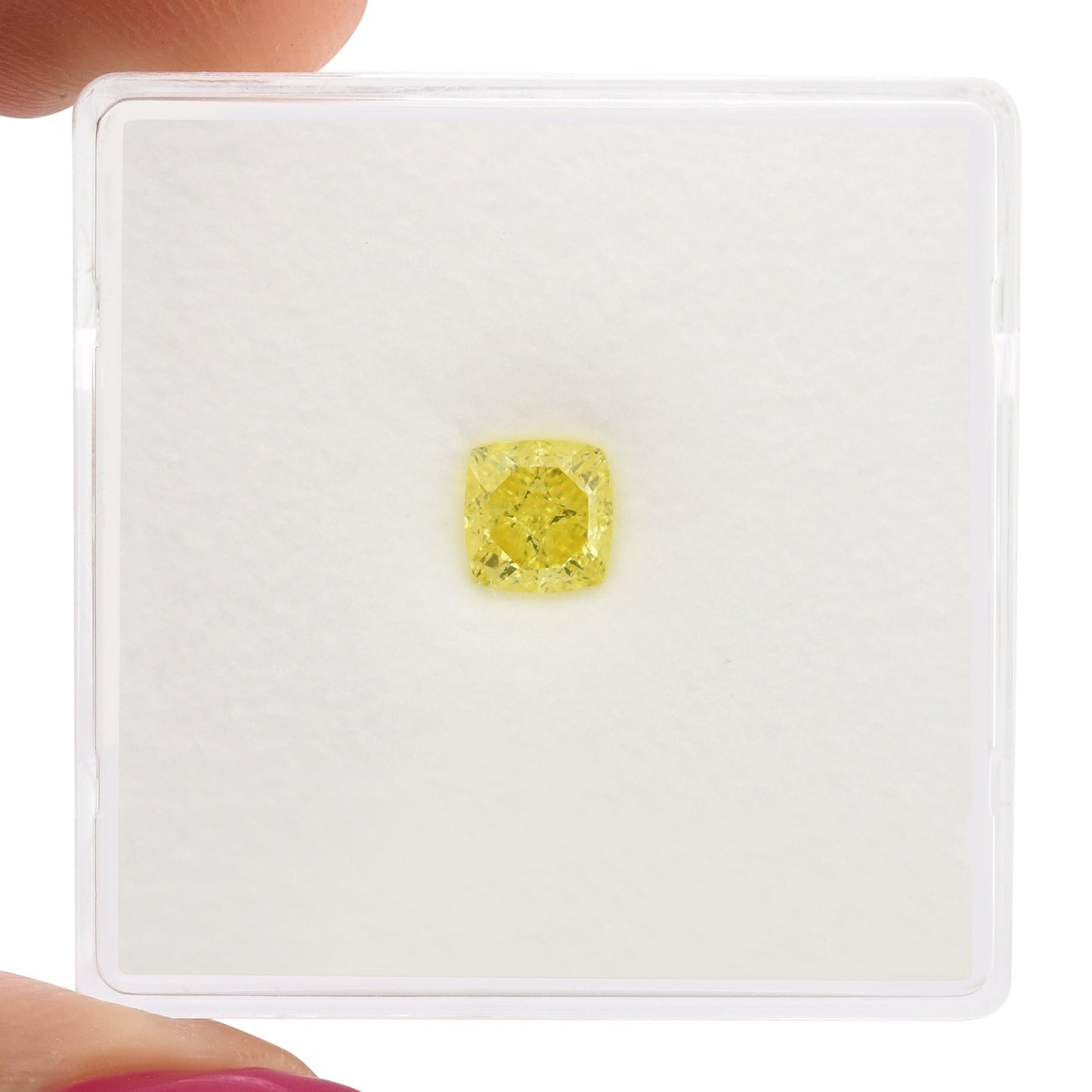 0,61 Karat Fancy Intense Yellow Cushion Diamond VVS1 GIA