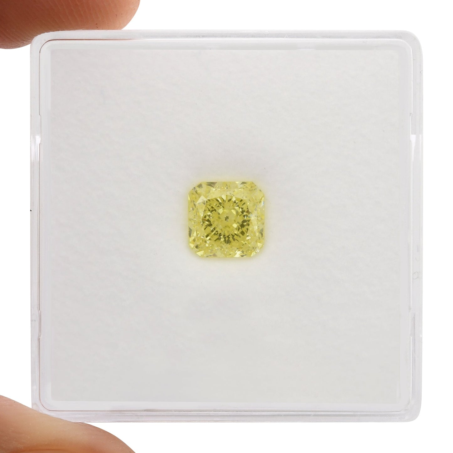 1,07 Karat Fancy Yellow Radiant VVS2 GIA