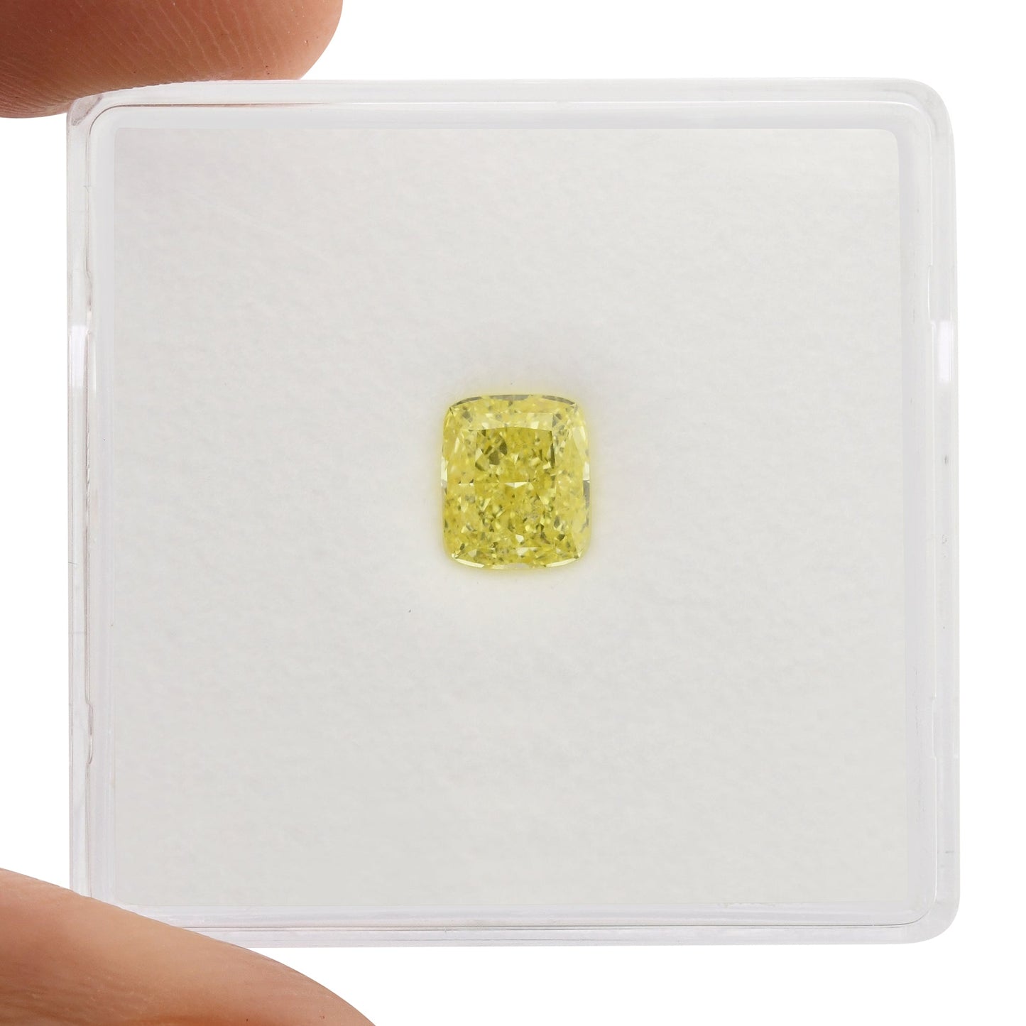 0,70 Karat Fancy Intense Yellow Cushion Diamond VVS1 GIA