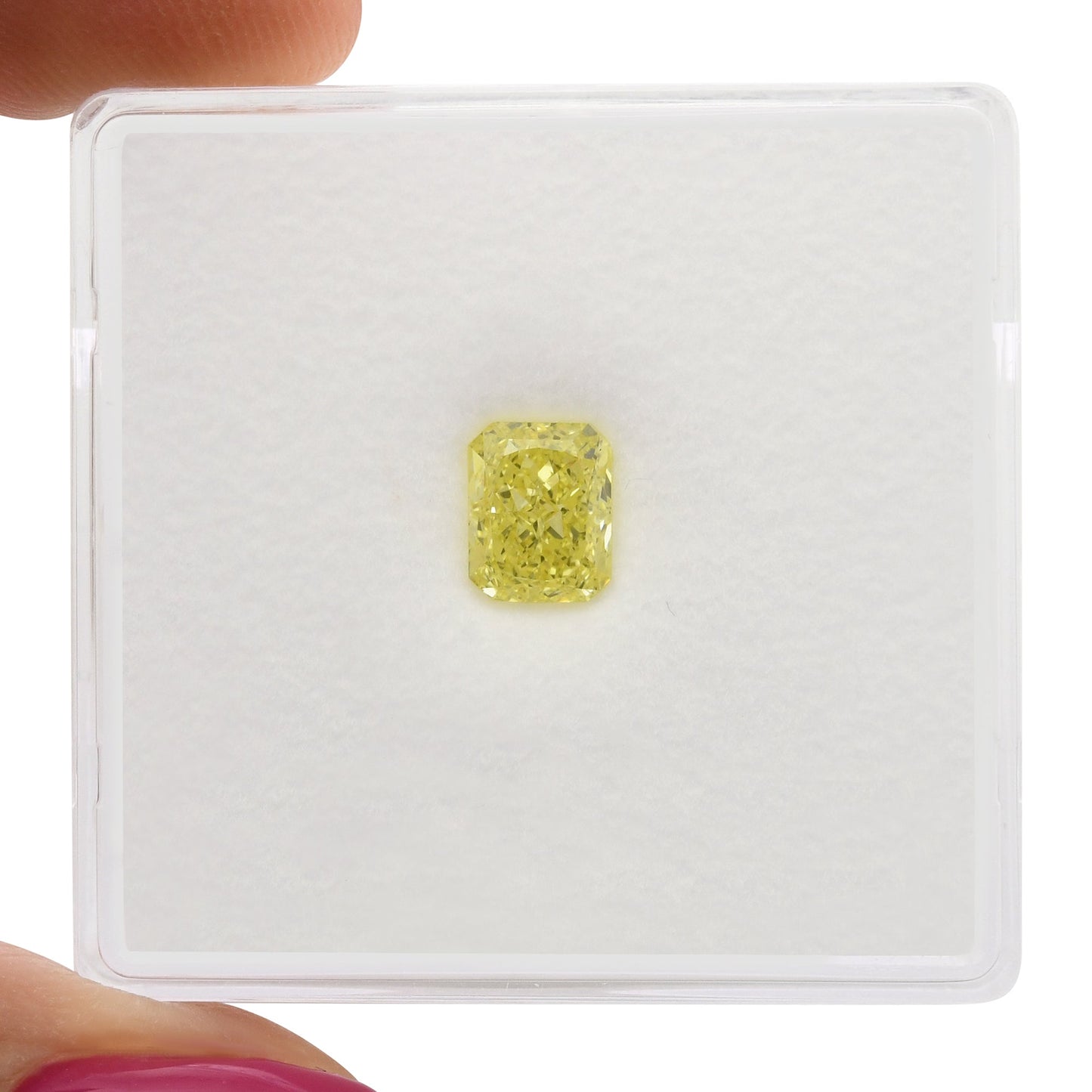 0,67 Karat Fancy Intense Yellow Radiant VS1 GIA