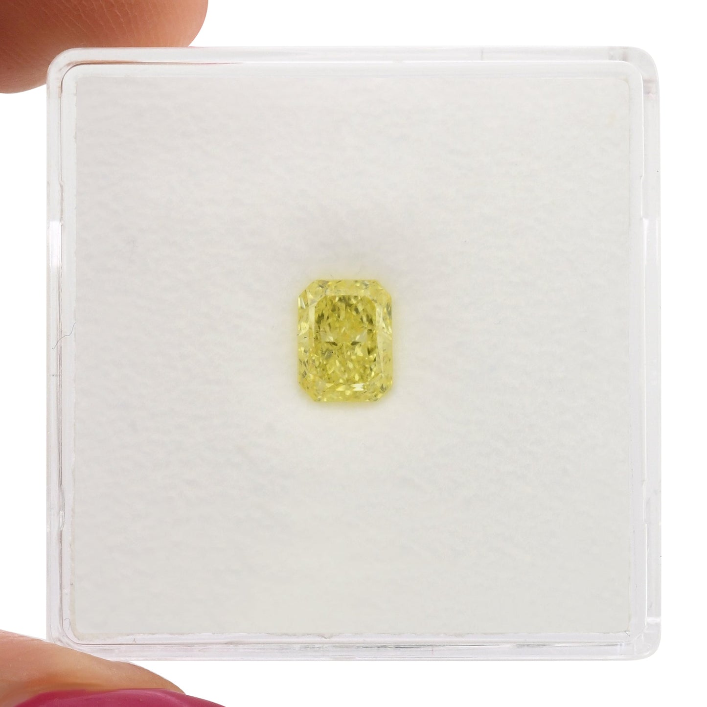 0,70 Karat Fancy Intense Yellow Radiant VVS1 GIA