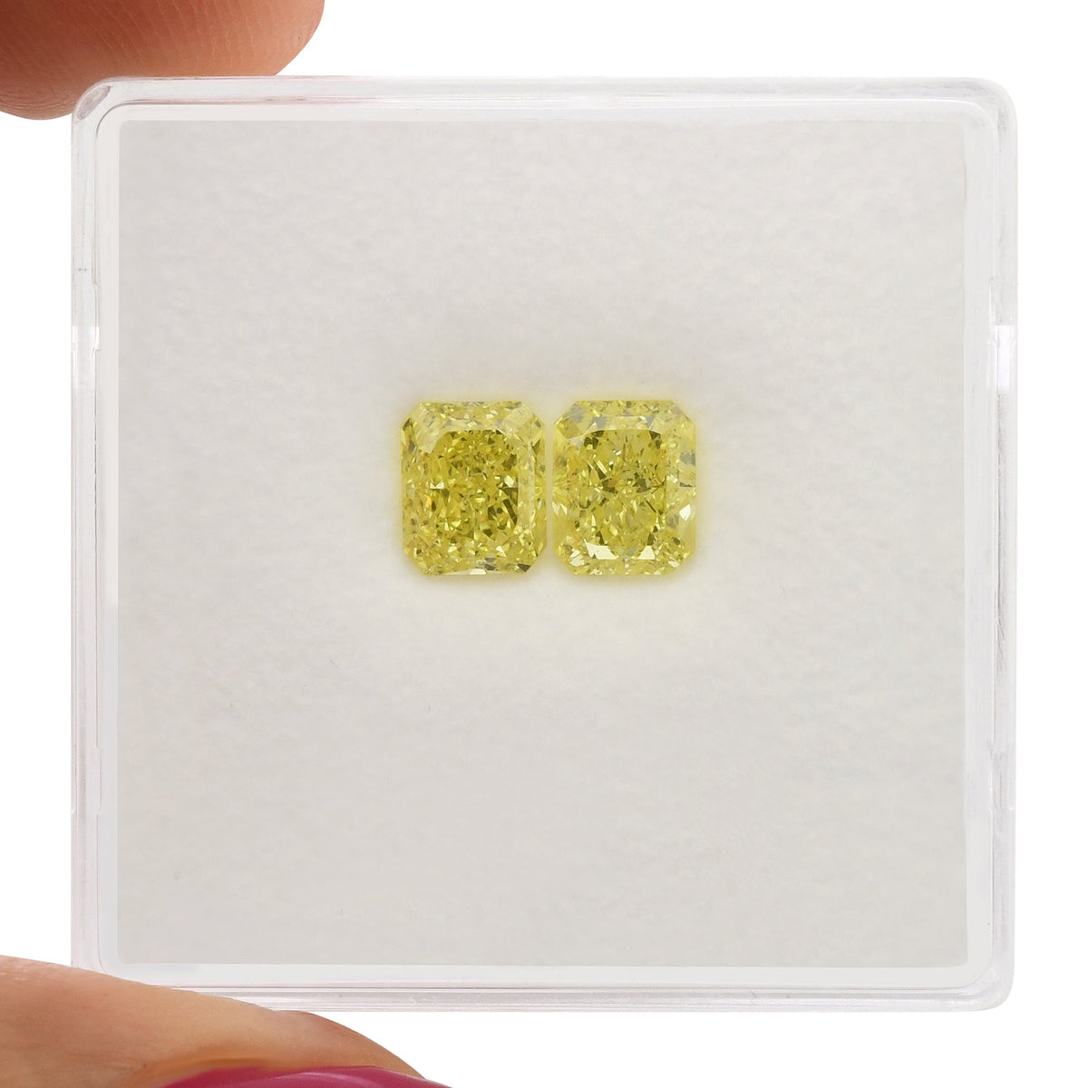 1,30 Karat Fancy Intense Yellow Radiant Diamanten VVS2 GIA