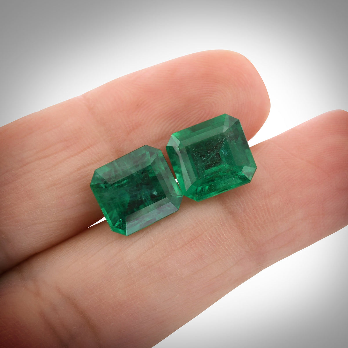 Achteckiger Smaragd | 7,03 ct | Grün | GRS | Ref. 638026