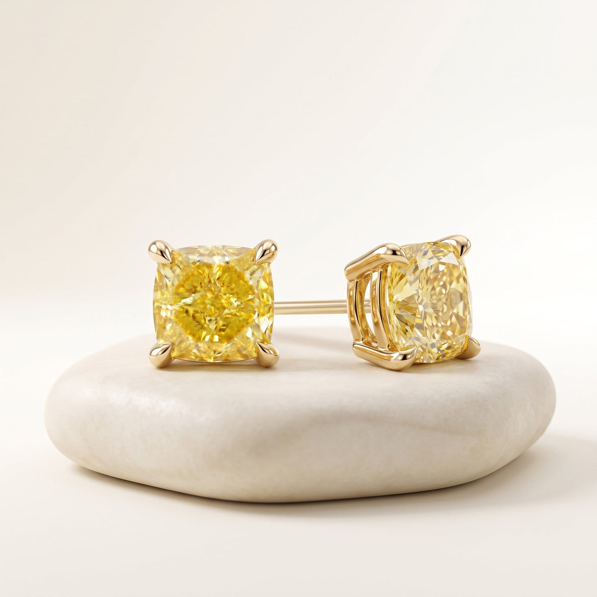 Ohrstecker | 18 Karat Gold | GIA | Ref. 714413
