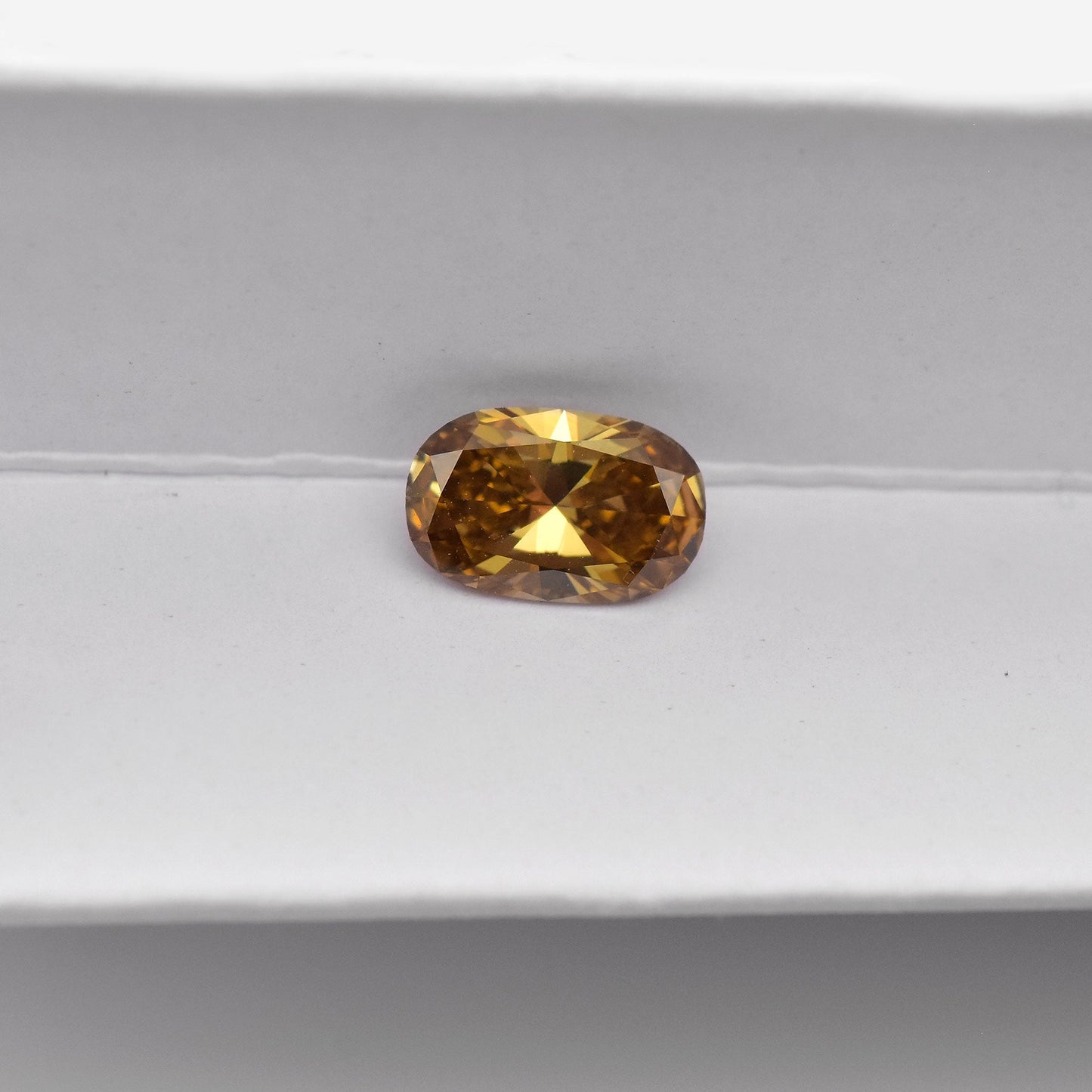 1,50 Karat Fancy Deep Brown Yellow Cushion Diamond VS1 GIA