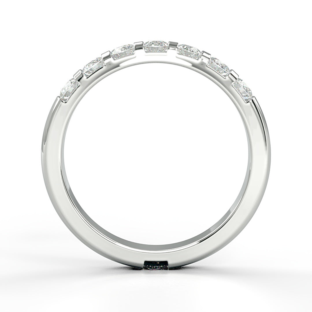 Verlobungsring Helena mit 8 x 0.05ct H/SI-Diamanten, 2.8mm Ringschiene – elegantes Design, perfekt kombinierbar, erhältlich in München und Augsburg