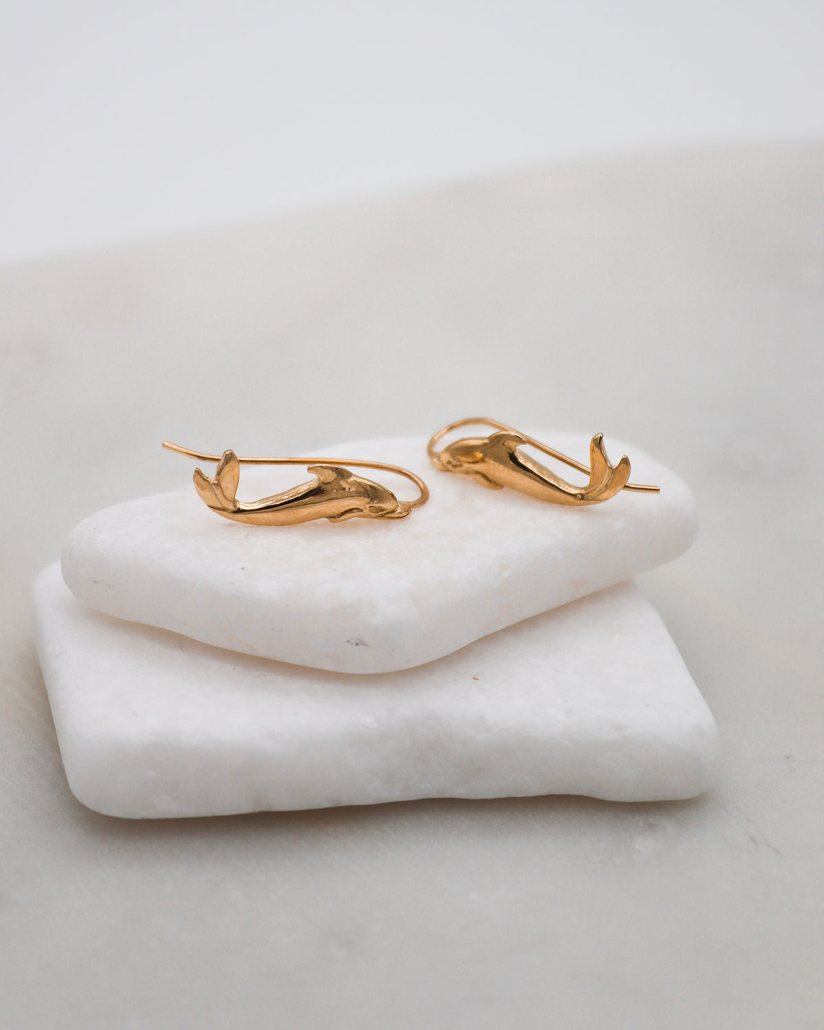 Delphine – Ear Cuffs aus 585 Gelbgold in Delfin-Form