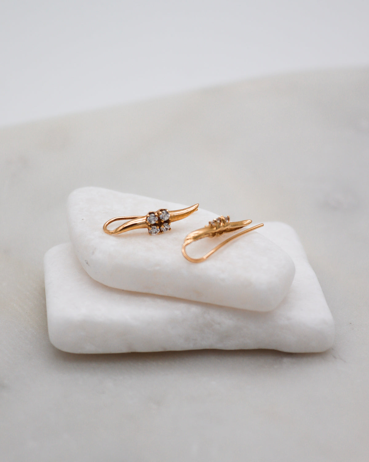 Viola – Ear Cuffs aus 585 Gelbgold mit Zirkonia-Cluster