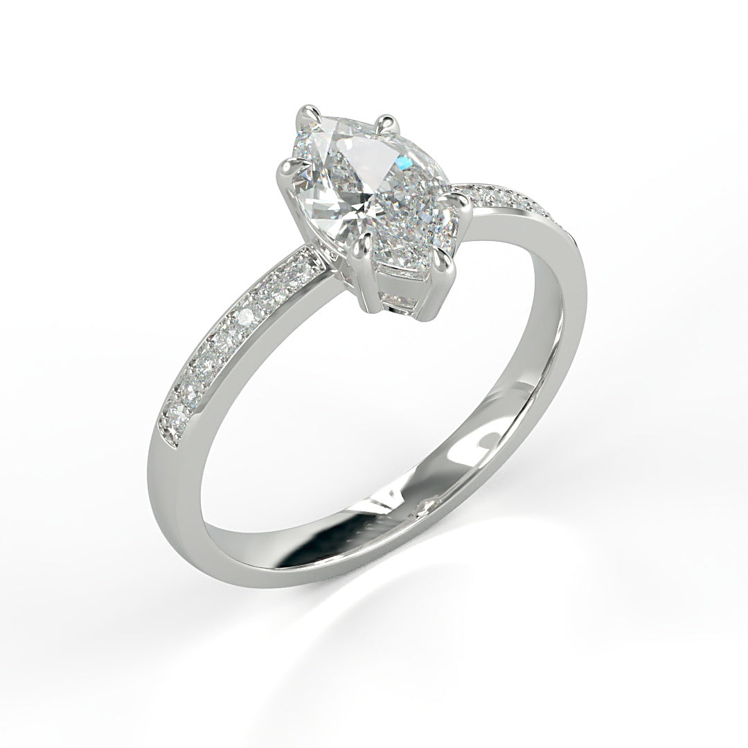 Verlobungsring Marisa mit 0.70ct Marquise-Diamant (G/SI) und 0.10ct Diamanten in Verschnittfassung – ein einzigartiges Design, erhältlich in München und Augsburg.