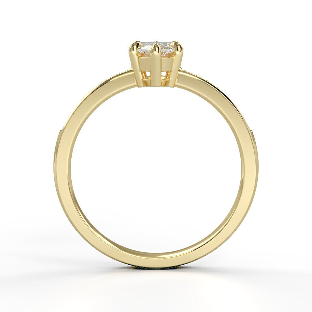 Verlobungsring Marisa mit 0.70ct Marquise-Diamant (G/SI) und 0.10ct Diamanten in Verschnittfassung – ein einzigartiges Design, erhältlich in München und Augsburg.