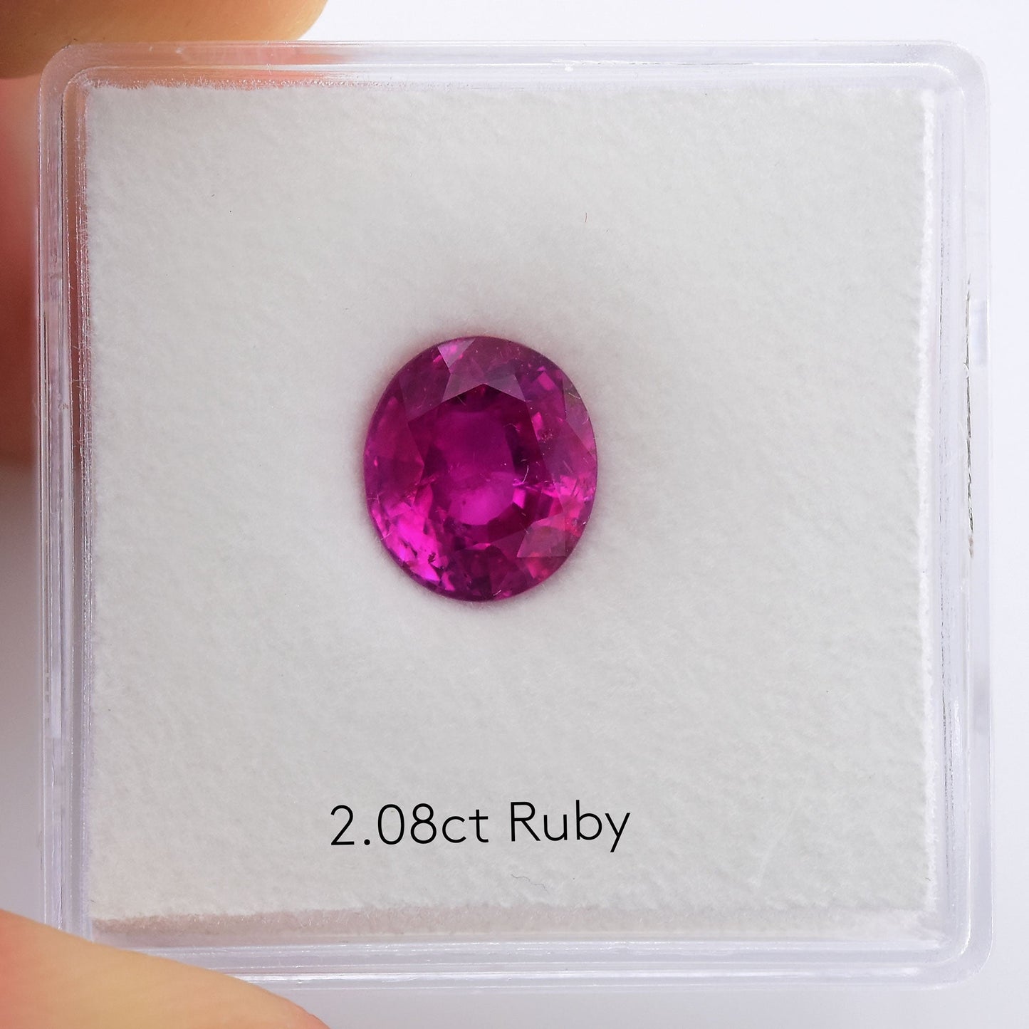 2,08 Karat roter burmesischer ovaler Rubin GRS
